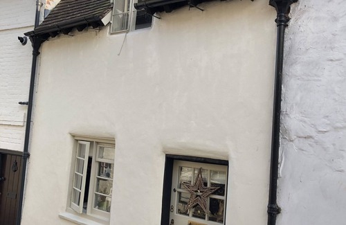 Bridgnorth Cottage | AWARD WINNING Shining Star on the Historic Cartway with River Views
