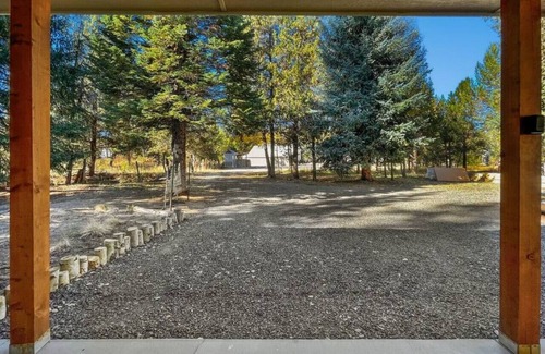 Cascade Apartment | Away at Shay .