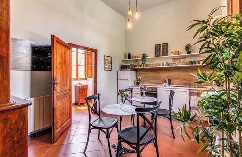 Pisa House | AwesHome Villa Tower