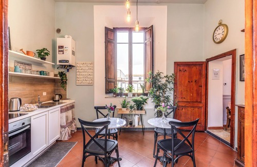 Pisa House | AwesHome Villa Tower