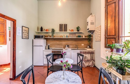 Pisa House | AwesHome Villa Tower
