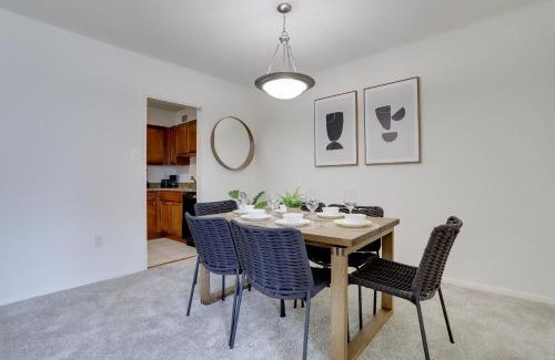 Aurora Highlands Apartment | Awesome 1 BR Apt + Den At Crystal City With Gym