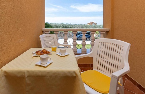 Galizana Apartment | Awesome apartment in Galizana with 1 Bedrooms and WiFi