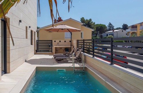 Zidarici Apartment | Awesome apartment in Malinska with WiFi
