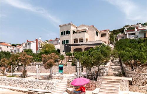 Okrug Donji Apartment | Awesome Apartment In Okrug Donji