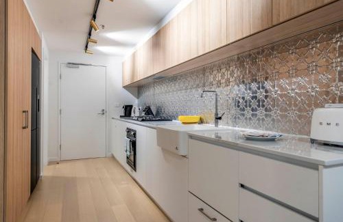 Braddon Apartment | Awesome Brooklyn Inspired Stay - Mt Ainslie View