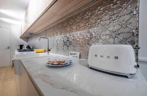 Braddon Apartment | Awesome Brooklyn Inspired Stay - Mt Ainslie View