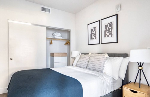 Fremont Apartment | Awesome Fremont Studio w/ Gym & Pool, 5 mins to Tesla, by Blueground