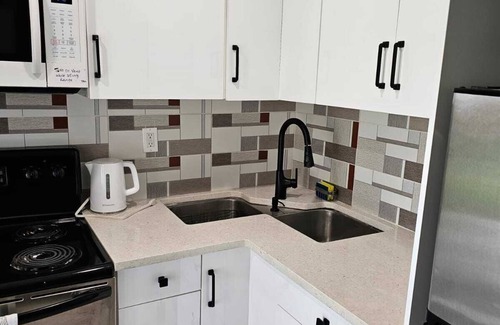 Arbour Lake Apartment | Awesome Guest suite @ Calgary NW for exclusive private relaxation