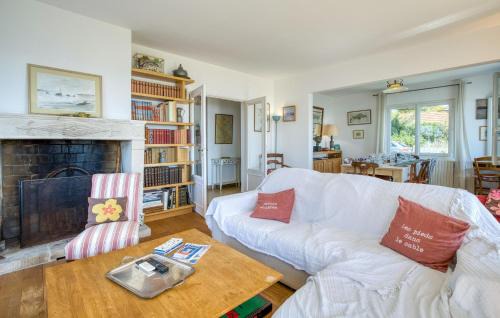 Saint-Trojan-les-Bains House | Awesome Home In Saint-Trojan-Les-Bains