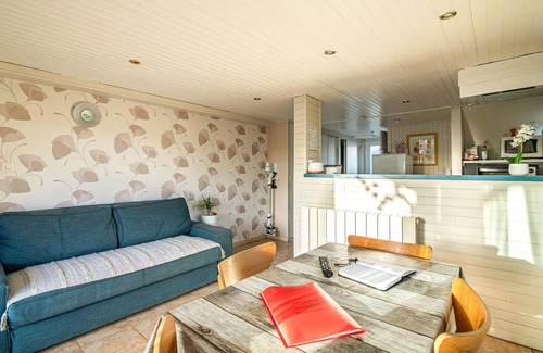 Criquetot-lʼEsneval House | Awesome home in Criquetot-l'Esneval