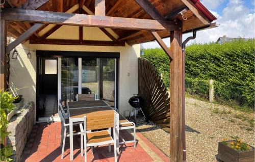 Criquetot-lʼEsneval House | Awesome Home In Criquetot-L'esneval