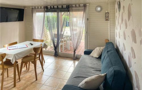 Criquetot-lʼEsneval House | Awesome Home In Criquetot-L'esneval