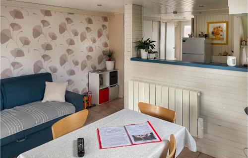 Criquetot-lʼEsneval House | Awesome Home In Criquetot-L'esneval