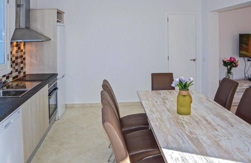 Ariany House | Awesome home in Ariany with kitchenette