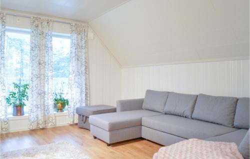 Varmdo House | Awesome Home In Djurhamn With Kitchen