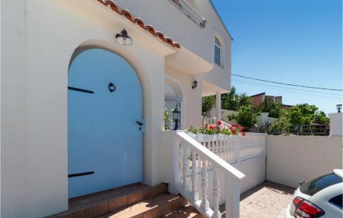 Klanfari Apartment | Awesome Home In Dramalj With Wifi