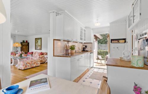 Hojby House | Awesome Home In Højby With Wifi