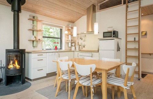 Helberskov Strand House | Awesome home in Hadsund with kitchen