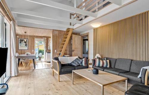 Hejlsminde Strand House | Awesome Home In Hejls With Sauna