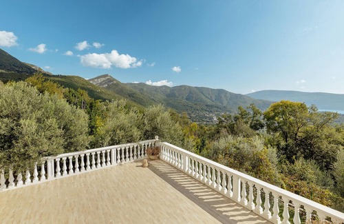 Sasovici House | Awesome home in Herceg Novi with WiFi