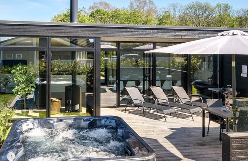 Pøt Strandby House | Awesome home in Juelsminde with sauna