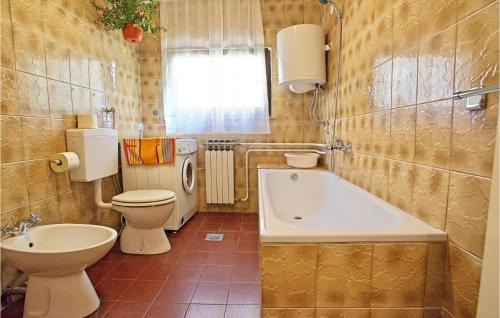 Krnica House | Awesome Home In Krnica