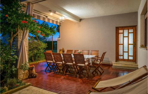 Krnica House | Awesome Home In Krnica