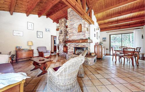 La Faute-sur-Mer House | Awesome Home In La Faute Sur Mer