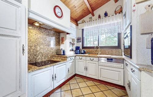 La Faute-sur-Mer House | Awesome Home In La Faute Sur Mer