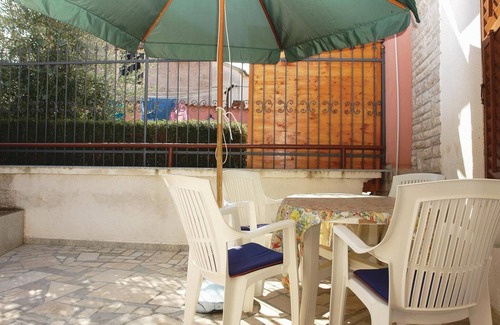 Pomer House | Awesome home in Pula with kitchen