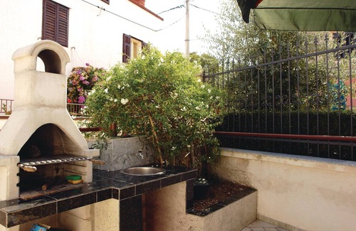 Pomer House | Awesome home in Pula with kitchen