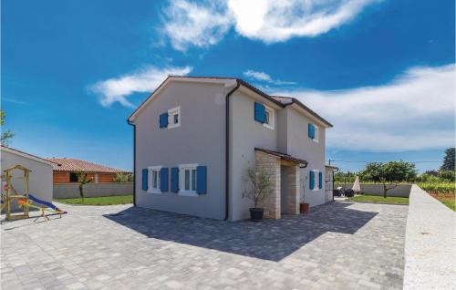 Liznjan House | Awesome Home In Radeki Polje With Sauna
