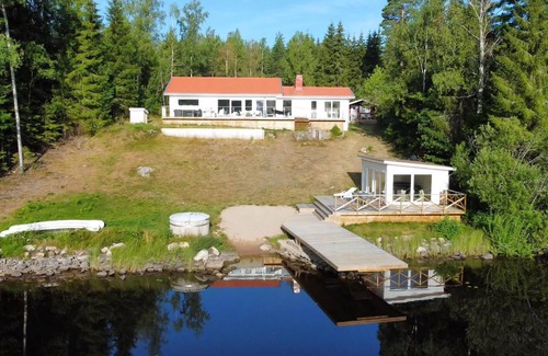 Hultsfred House | Awesome home in Vena with 1 Bedrooms and Jacuzzi