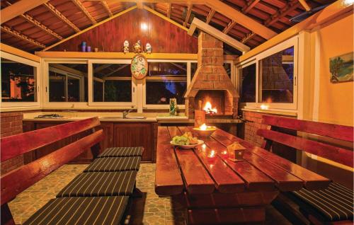 Vinez House | Awesome Home In Vinez With House A Panoramic View