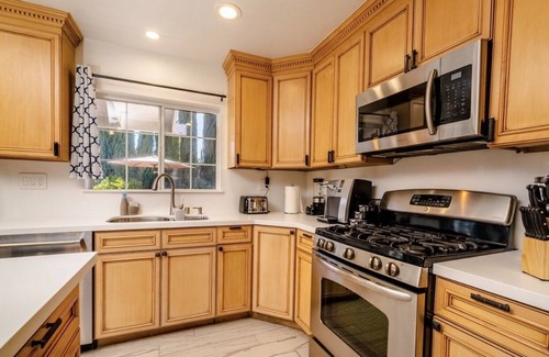 West Hills House | Awesome House w/Heated Pool