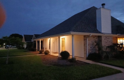 Houma House | Awesome location, great parking, with a park in our backyard