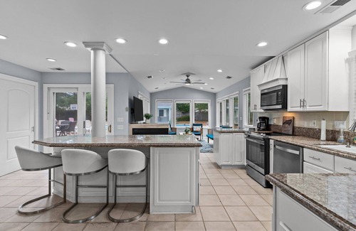 Wilmington House | Awesome Pool, Hot Tub & Amazing Arcade! No cleaning fee! 4 BD Paradise