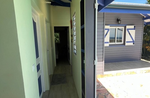 Trois-Rivieres House | AWMONY'KAZ: Charming bungalow with swimming pool and Balneo jets.
