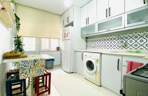 Merkezefendi Apartment | Aydinoglu Suites-NO Air Condition BUT Ceiling Fans n-4 Rooms- Central Heating