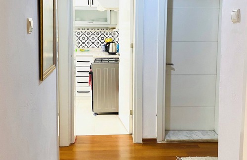 Merkezefendi Apartment | Aydinoglu Suites-NO Air Condition BUT Ceiling Fans n-4 Rooms- Central Heating