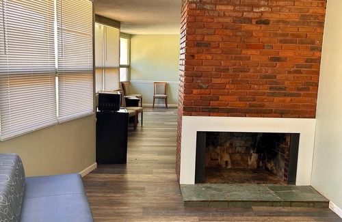 Pevely Cabin | Azaria Lodge - Sleeps up to 38 People - Keep Everyone Together as you Celebrate!