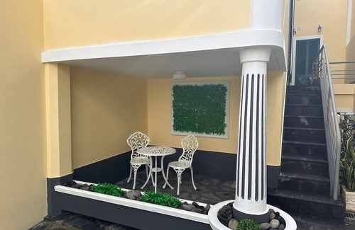 Ponta Delgada Cabin | Azor International Hostel - Q5