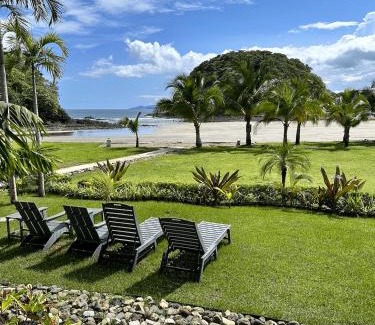 Las Escobas del Venado Apartment | Azuero Lodge: Luxury Beachfront condo- Playa Venao