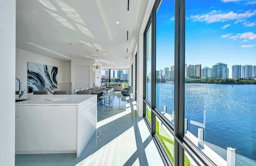 Eastern Shores House | Azure Bay - New listing and construction w/Jacuzzi & elevator in the house