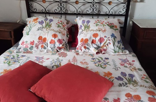 Churriana House | B&B, double glazing, 10 minutes drive from Málaga airport, max.4 nights.
