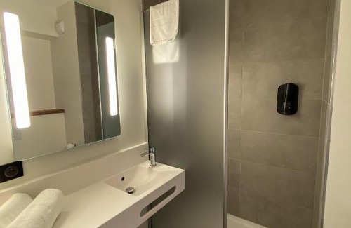 Clermont-Ferrand Hotel | B&B HOTEL Clermont-Ferrand A71-A75 La Méridienne