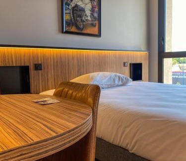 Clermont-Ferrand Hotel | B&B HOTEL Clermont-Ferrand A71-A75 La Méridienne