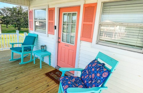 Grand Isle House | B & G Crab Shack Perfect a Small Group