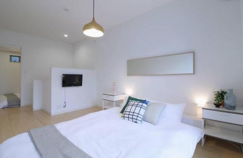 Hiroshima City Centre Apartment | b hotel Ball Park - NewlyBuild 2 bedrm Apt 2 mins Baseball Museum 4ppl